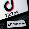 Τα microdramas αναδεικνύονται στον πιο ταχέως αναπτυσσόμενο κλάδο της ψυχαγωγίας - Χόλιγουντ και πλατφόρμες επενδύουν σε σειρές δύο λεπτών για κινητά.
