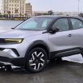 Οδηγούμε το compact SUV Opel Mokka 1.2 που δεν μπορεί να προσπεράσεις