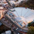 Δωρεάν μεταφορά θεατών προς το Βεάκειο από τον Δήμο Πειραιά - Πλούσιο πρόγραμμα Σεπτεμβρίου με συναυλίες, θέατρο και ειδικές εκδηλώσεις στο ιστορικό θέατρο