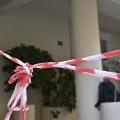 Αποκλεισμένο από τις αστυνομικές δυνάμεις το ιατρείο στο Κολωνάκι όπου υπέστη ανακοπή ο Γιώργος Μαζωνάκης