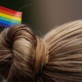 Σε προφυλάκιση 16 ατόμων προχώρησε τουρκικό δικαστήριο στη Σμύρνη, στο πλαίσιο ευρείας κυβερνητικής εκστρατείας κατά της ΛΟΑΤΚΙ+ κοινότητας.