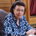 Η Λίνα Μενδώνη αποχαιρέτησε τον Charles Williams, εξαίροντας την πολυετή προσφορά του στην Αρχαία Κόρινθο και την Αμερικανική Σχολή.