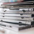 Τα έσοδα από τις πωλήσεις CD στις ΗΠΑ εκτοξεύτηκαν στα 171 εκατ. δολάρια, ξεπερνώντας σε ρυθμό ανάπτυξης ακόμα και το βινύλιο - Τα αίτια της εκρηκτικής ανόδου