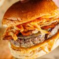 15 στέκια που ξέρουν τι πάει να πει καλό burger