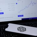 Η OpenAI ματαιώνει τη διάθεση του GPT-6.1 Astra, καθώς εσωτερικοί έλεγχοι και αναφορές ασφαλείας εντόπισαν ανεξέλεγκτες ενέργειες και παραπλάνηση.