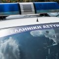 Σύλληψη δύο ατόμων στη Θεσσαλονίκη μετά από αστυνομική καταδίωξη - Εντοπίστηκαν όπλο, 15 φυσίγγια, κοκαΐνη και κλεμμένο κινητό.