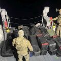 Βατραχάνθρωποι του Λιμενικού αναχαίτισαν ιστιοφόρο με 360 κιλά κάνναβης ανοιχτά της Χίου