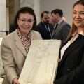 Είκοσι δύο παράνομα διακινηθείσες αρχαιότητες επιστράφηκαν στην Ελλάδα από το Ισραήλ, σε τελετή στο Εθνικό Αρχαιολογικό Μουσείο.
