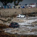 Κακοκαιρία στη Ρόδο και αυτοκίνητα που παρασύρθηκαν στη θάλασσα