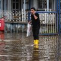 Τουρκία: Τρεις νεκρούς, τέσσερις αγνοούμενους και χιλιάδες εγκλωβισμένους άφησε πίσω της η χειρότερη νεροποντή των τελευταίων 84 ετών στην Κωνσταντινούπολη.
