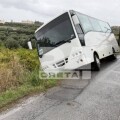 Λεωφορείο στην Κρήτη βγήκε εκτός δρόμου