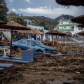Αυτοκίνητο σε παραλία της Ρόδου με την κακοκαιρία