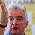 Αυξήσεις στις τιμές των αεροπορικών εισιτηρίων έως και 20% το 2027 προβλέπει ο επικεφαλής της Ryanair, εξαιτίας του εκτοξευμένου κόστους των καυσίμων.