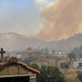 Φωτιά τώρα στην Κύπρο: Εκκενώθηκαν οι κοινότητες Αγίας Άννας και Ψευδά 
