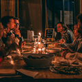 Μέχρι τι ώρα πρέπει να έχουμε φάει το βραδινό μας και γιατί; Τι λένε οι ειδικοί