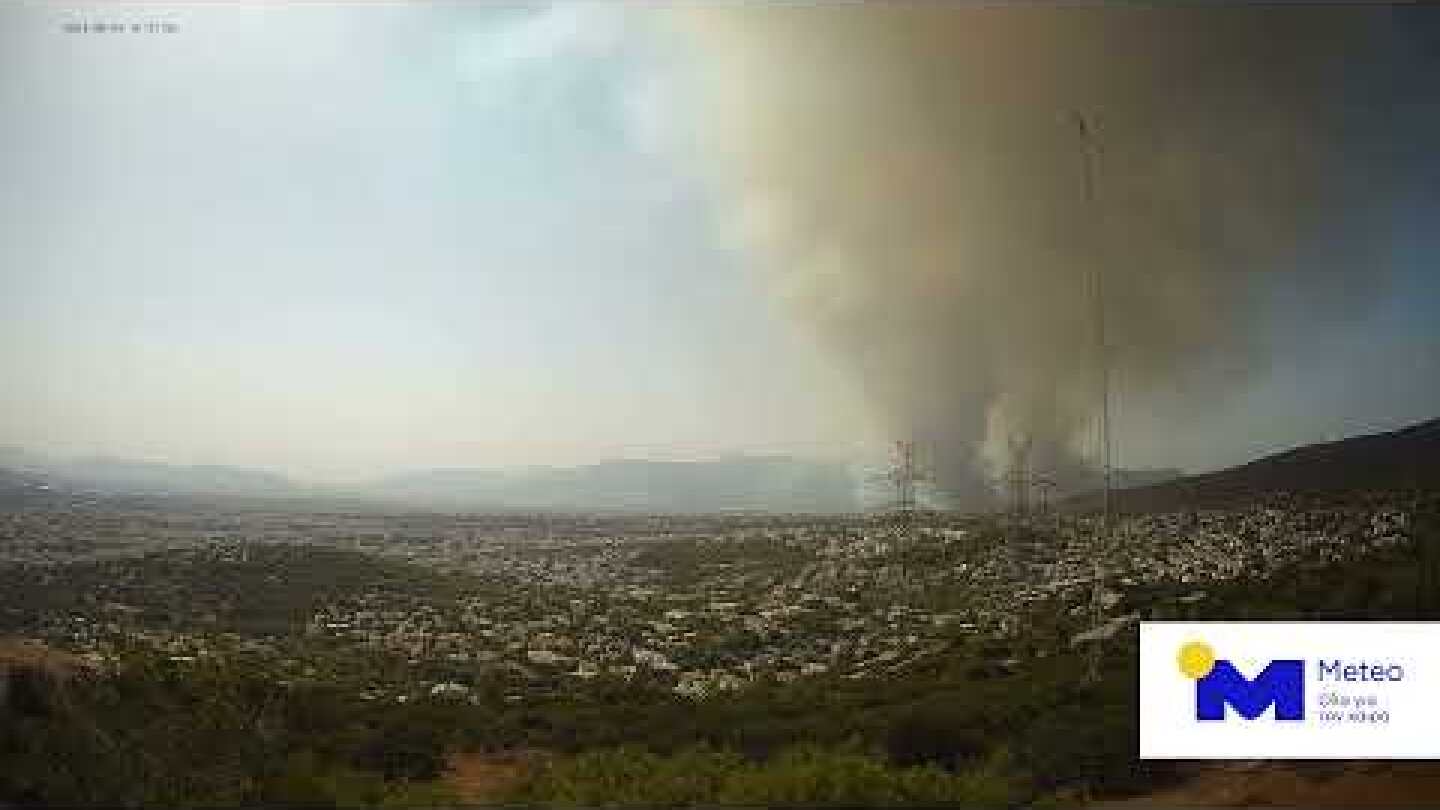 Χρονογράφημα (time lapse video) της δασικής πυρκαγιάς στη Βαρυμπόμπη (Αττική) - Τρίτη 03.08.2021