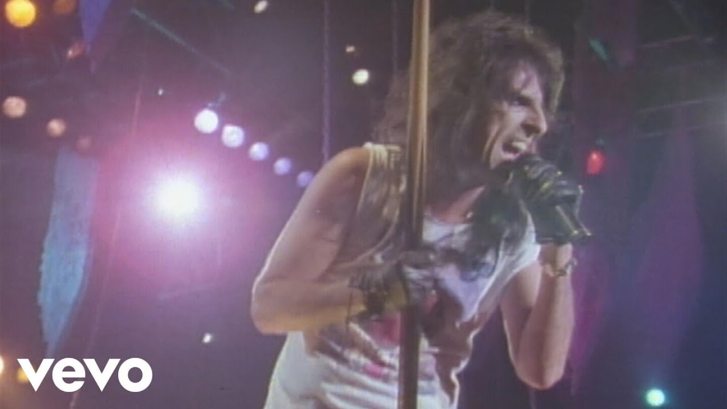 Alice Cooper - I'm Eighteen (from Alice Cooper: Trashes The World)