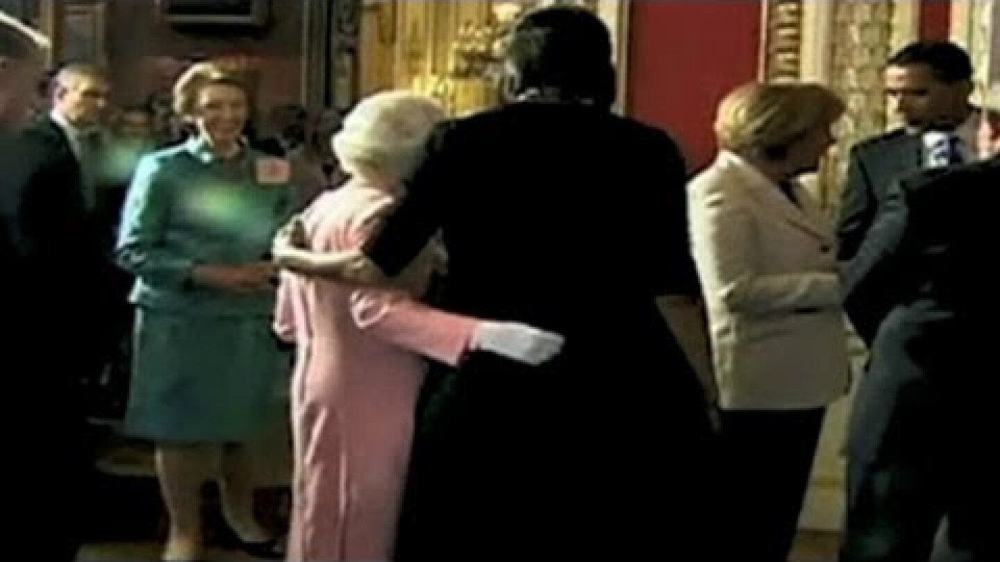 First lady's surprising hug from the Queen of England