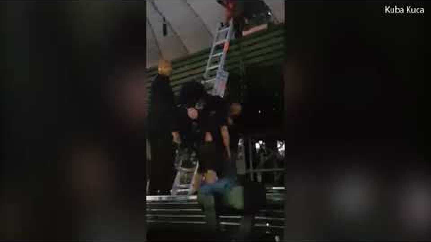 Beyoncé gets stuck on flying stage at concert in Warsaw