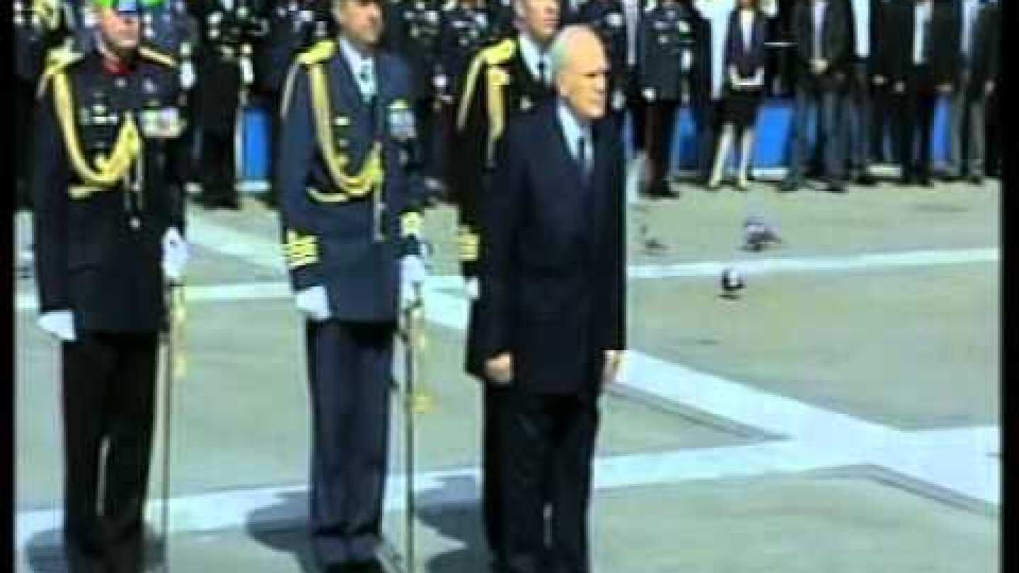 ΠΑΠΟΥΛΙΑΣ:ΚΑΤΑΘΕΣΗ ΣΤΕΦΑΝΟΥ ΣΤΟΝ ΑΓΝ.ΣΤΡΑΤΙΩΤΗ