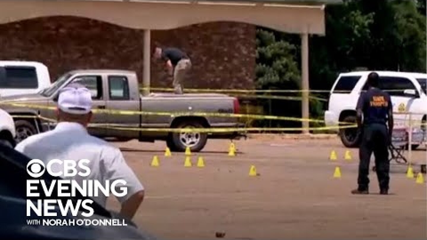3 killed, 10 wounded in shooting outside Arkansas grocery store