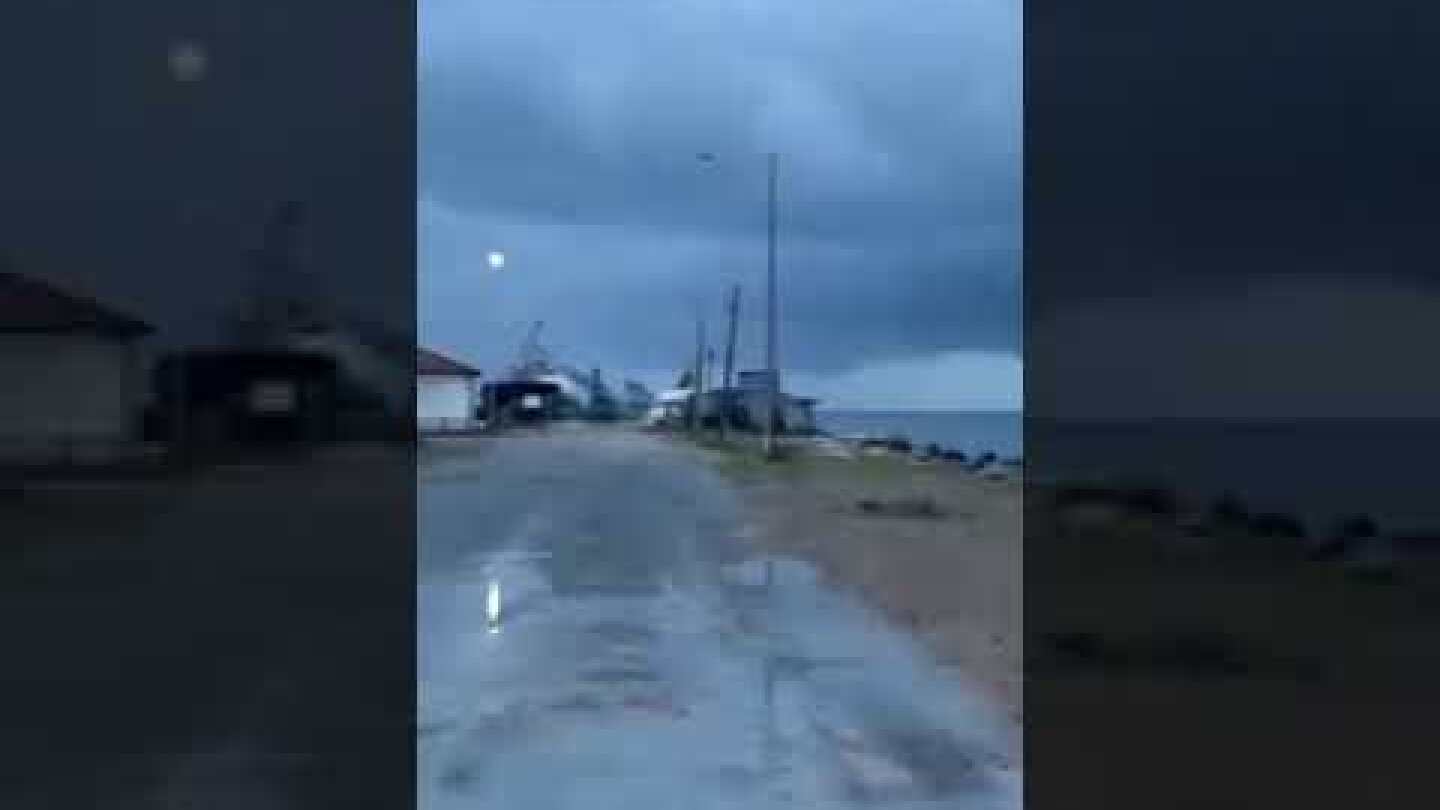 Εντυπωσιακό φαινόμενο με υδροστρόβιλο στα Νέα Μουδανιά