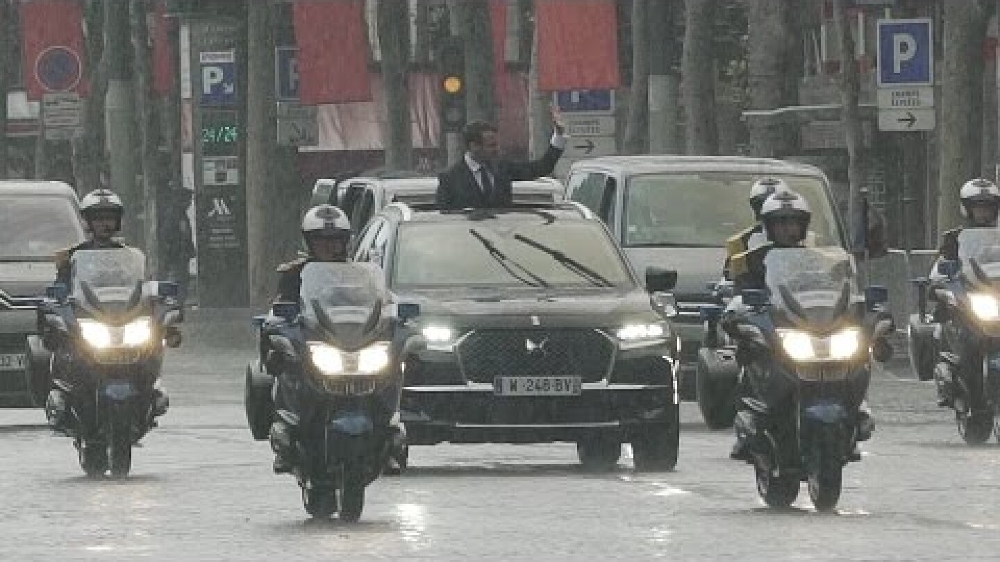 DS 7 Crossback Presidential with Emmanuel Macron at the Champs Elysées