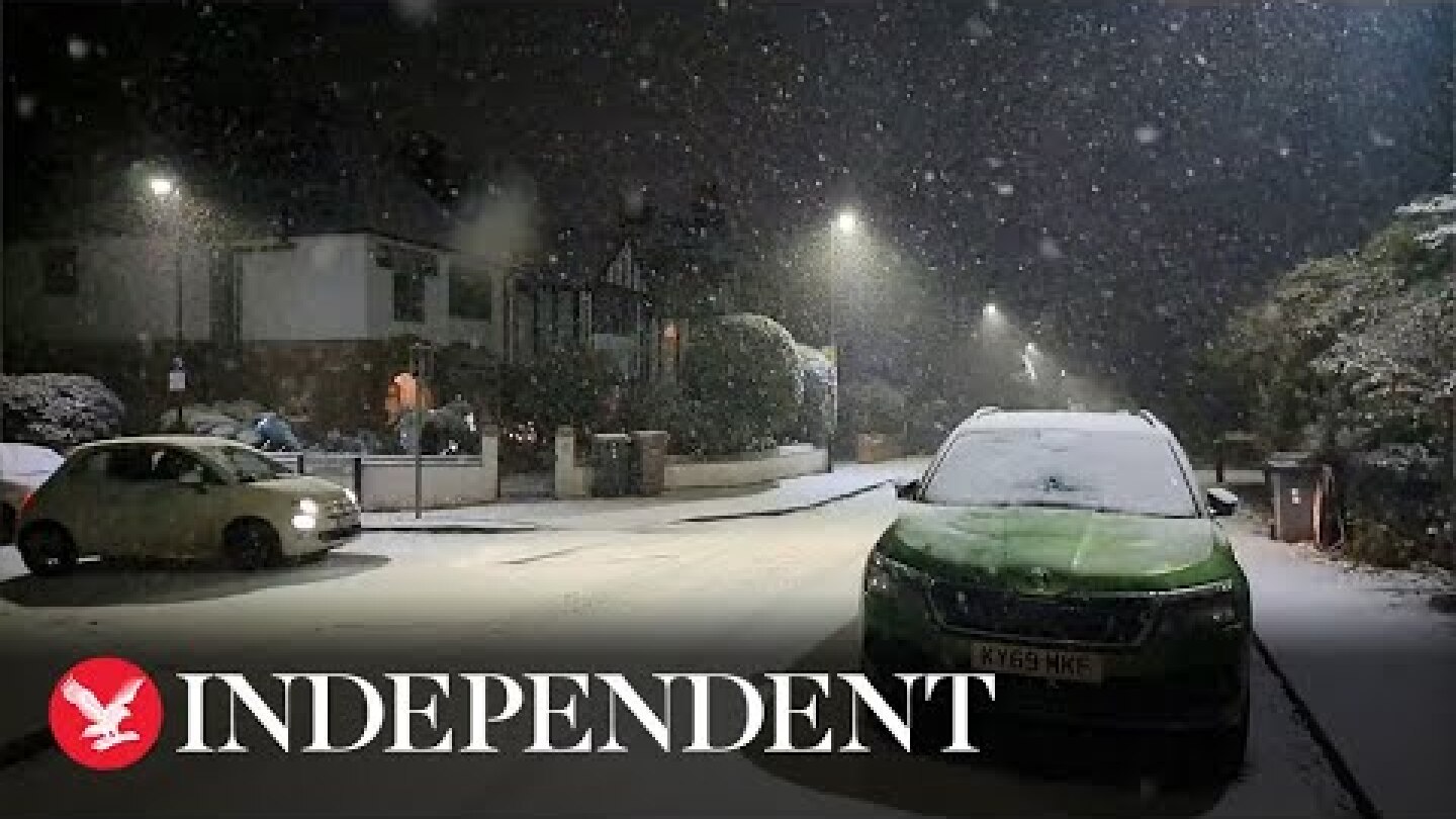 London covered in snow as schools announce closures