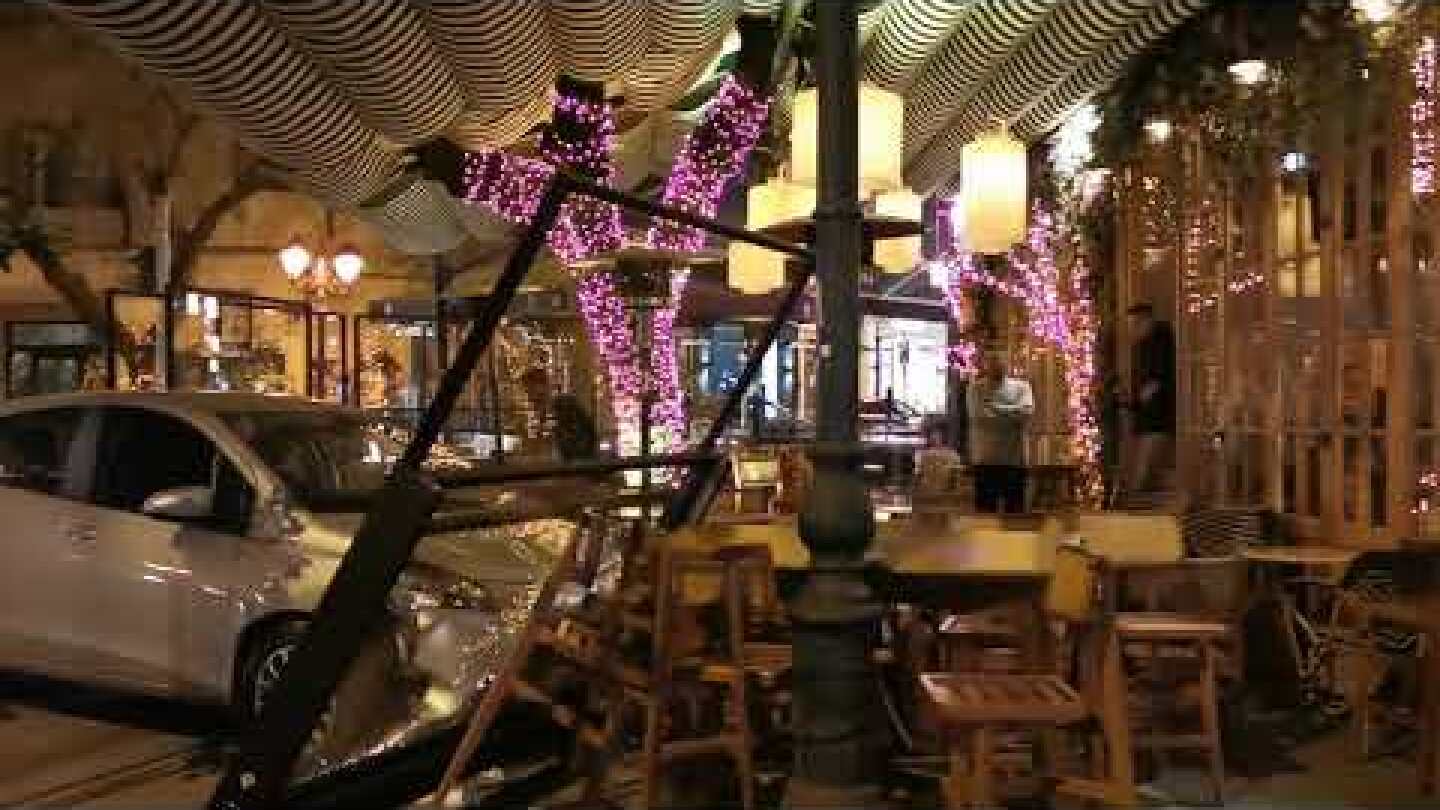 ΙΧ Εξετράπη και έπεσε σε τζαμαρία στην Μητροπόλεως -GRTimes