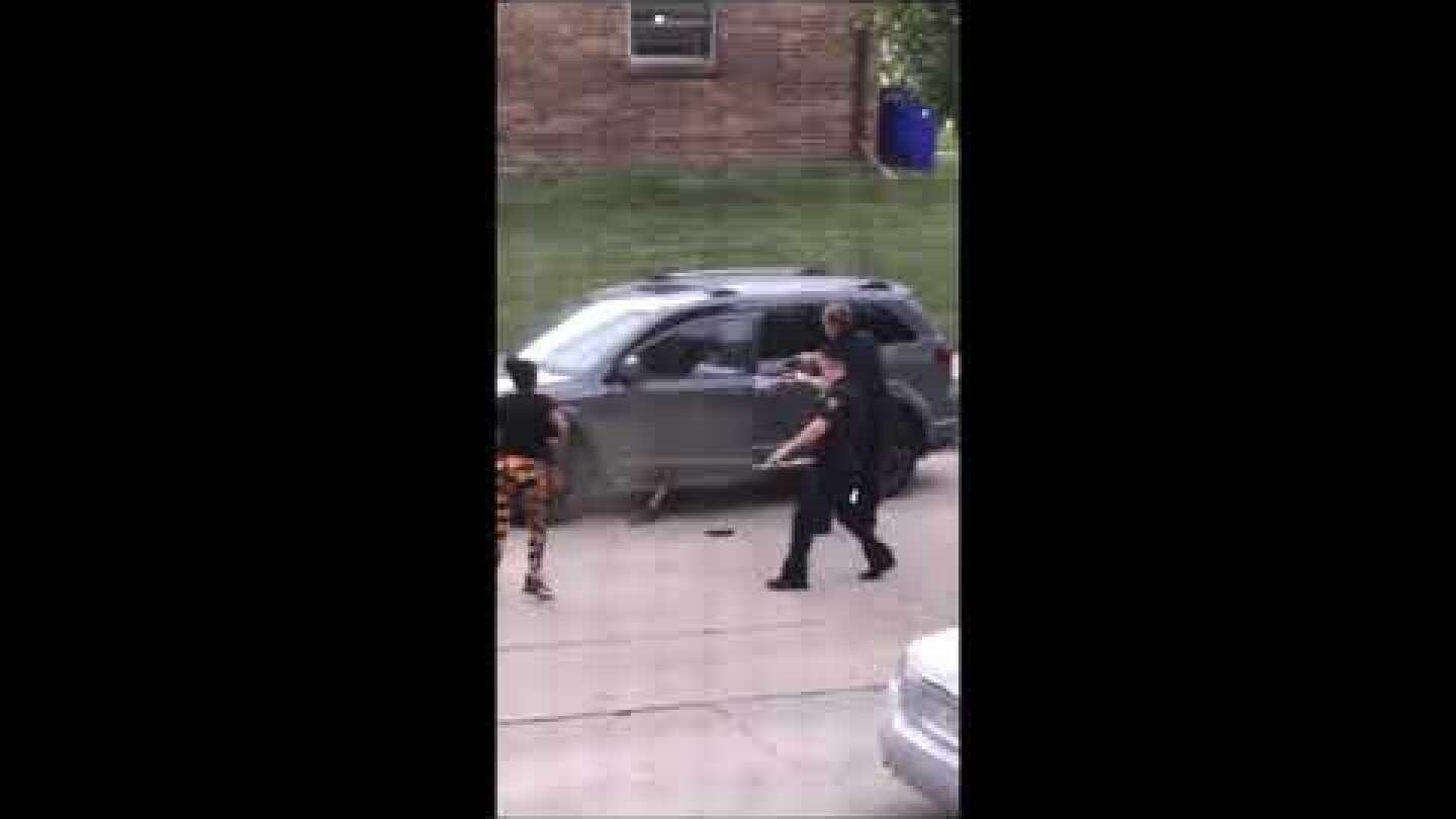 POLICE SHOOTING ON AN ARMED BLACK MAN WITH A KNIFE KENOSHA WISCONSIN ON 40TH AND 28TH AVE 8/23/2020