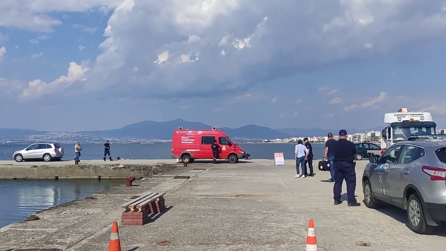 THESSTODAY.GR - Νεκρά δύο άτομα στους Νέους Επιβάτες