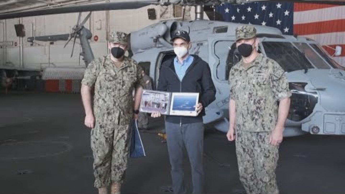 Eπίσκεψη του Πρωθυπουργού Κυριάκου Μητσοτάκη στο αεροπλανοφόρο USS Dwight D. Eisenhower