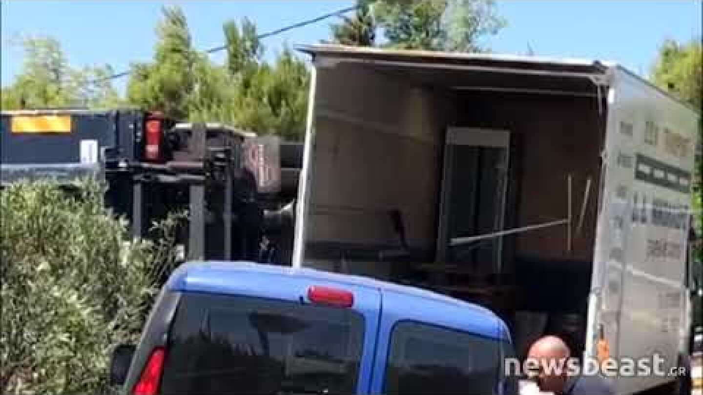 Newsbeast.gr - Ντεραπάρισε νταλίκα στην Αθηνών-Λαμίας