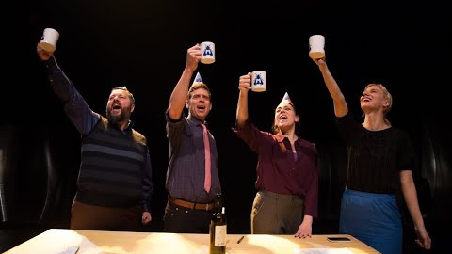 "Μυγοφαές" - Παράσταση