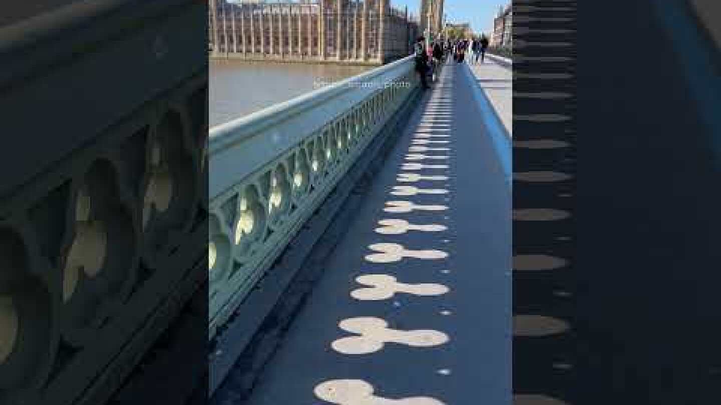 Just midday, a bit of sunshine, and Westminster Bridge casually creating art with shadows  #лондон