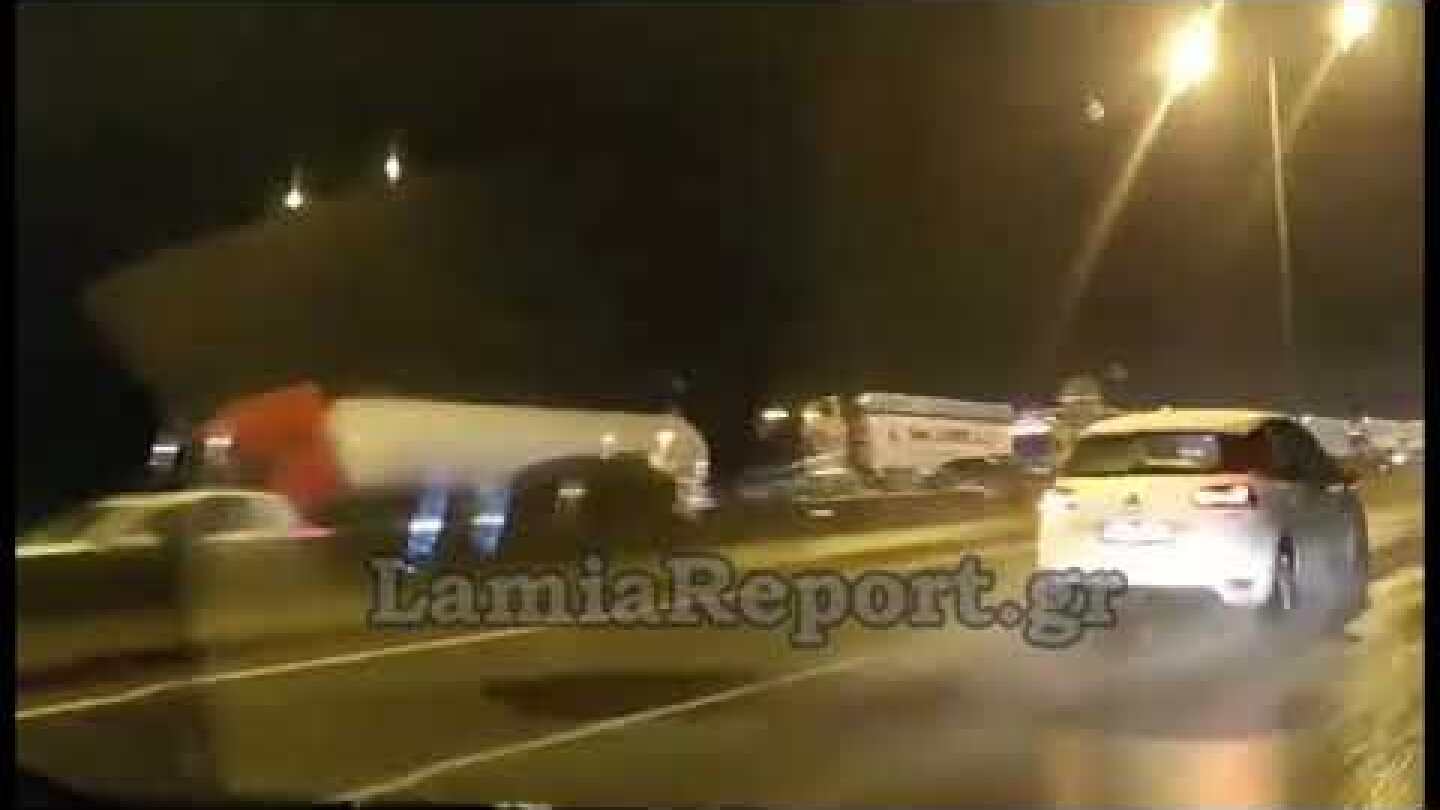 LamiaReport.gr: Εγκλωβισμένοι στο χιονιά