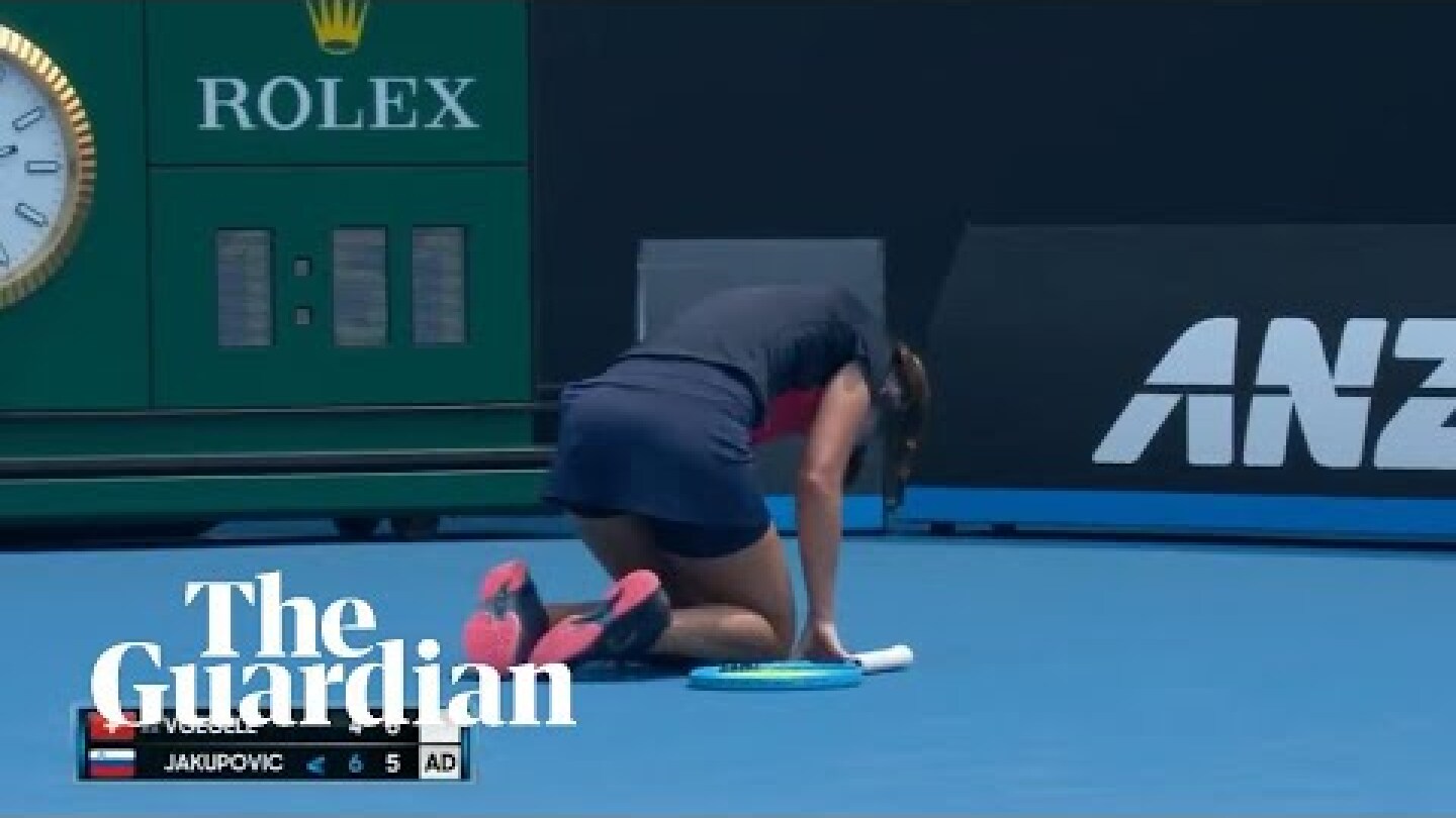 Australian Open player collapses on court as bushfire smoke covers Melbourne