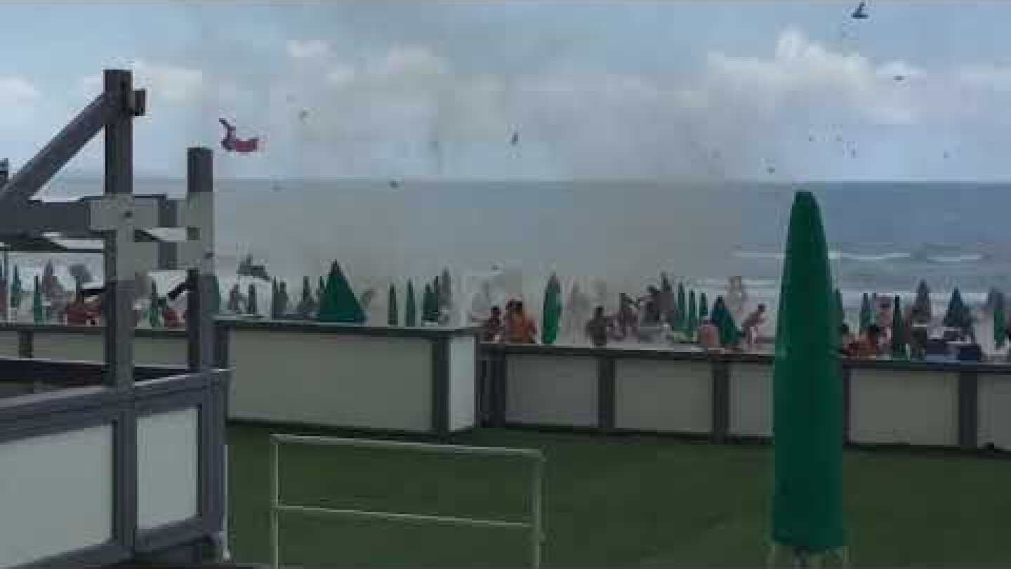 Tromba d'aria a Castel Volturno: "I lettini sono diventati armi"