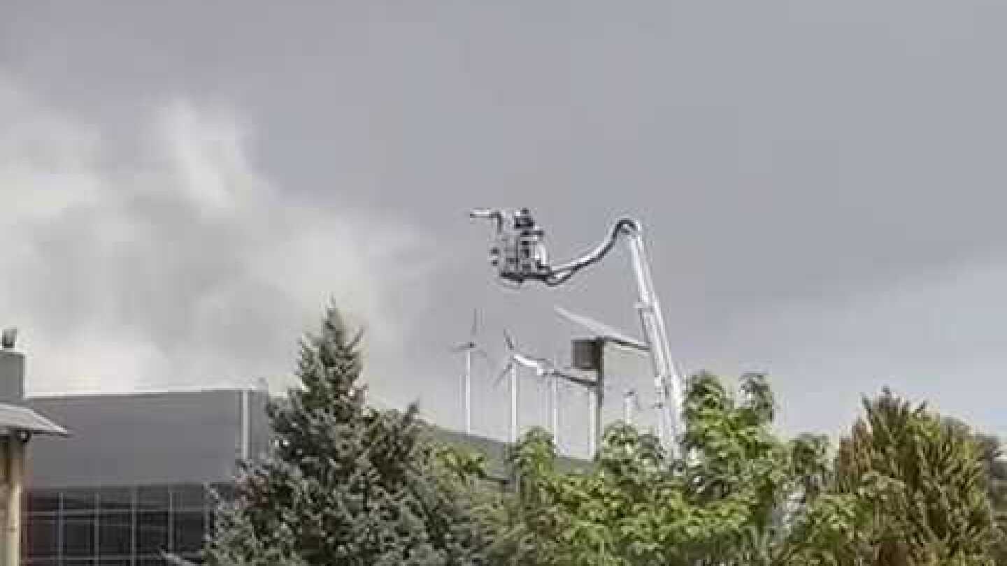 Μεγάλη φωτιά στη sunlight- Απομακρύνθηκαν κάτοικοι οικισμών