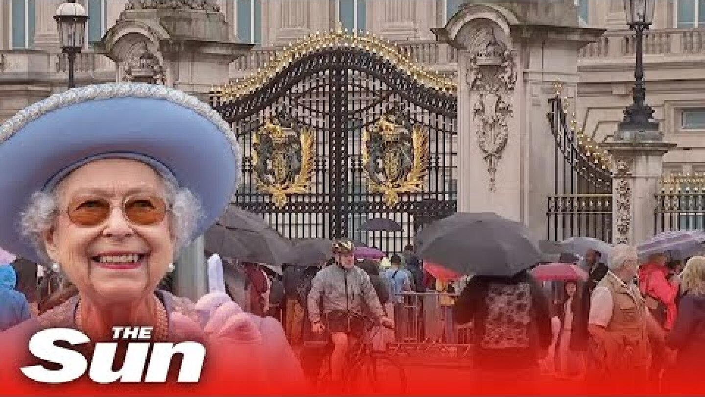 LIVE: Crowds gather outside Buckingham Palace amid concern for Queen Elizabeth's health