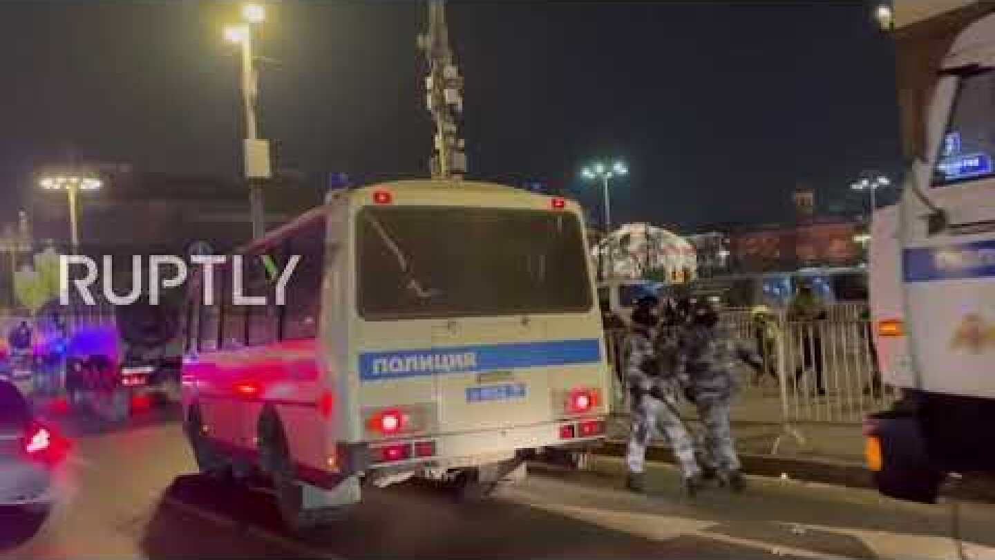 Russia: Police detain protesters gathered in central Moscow following Navalny's sentencing