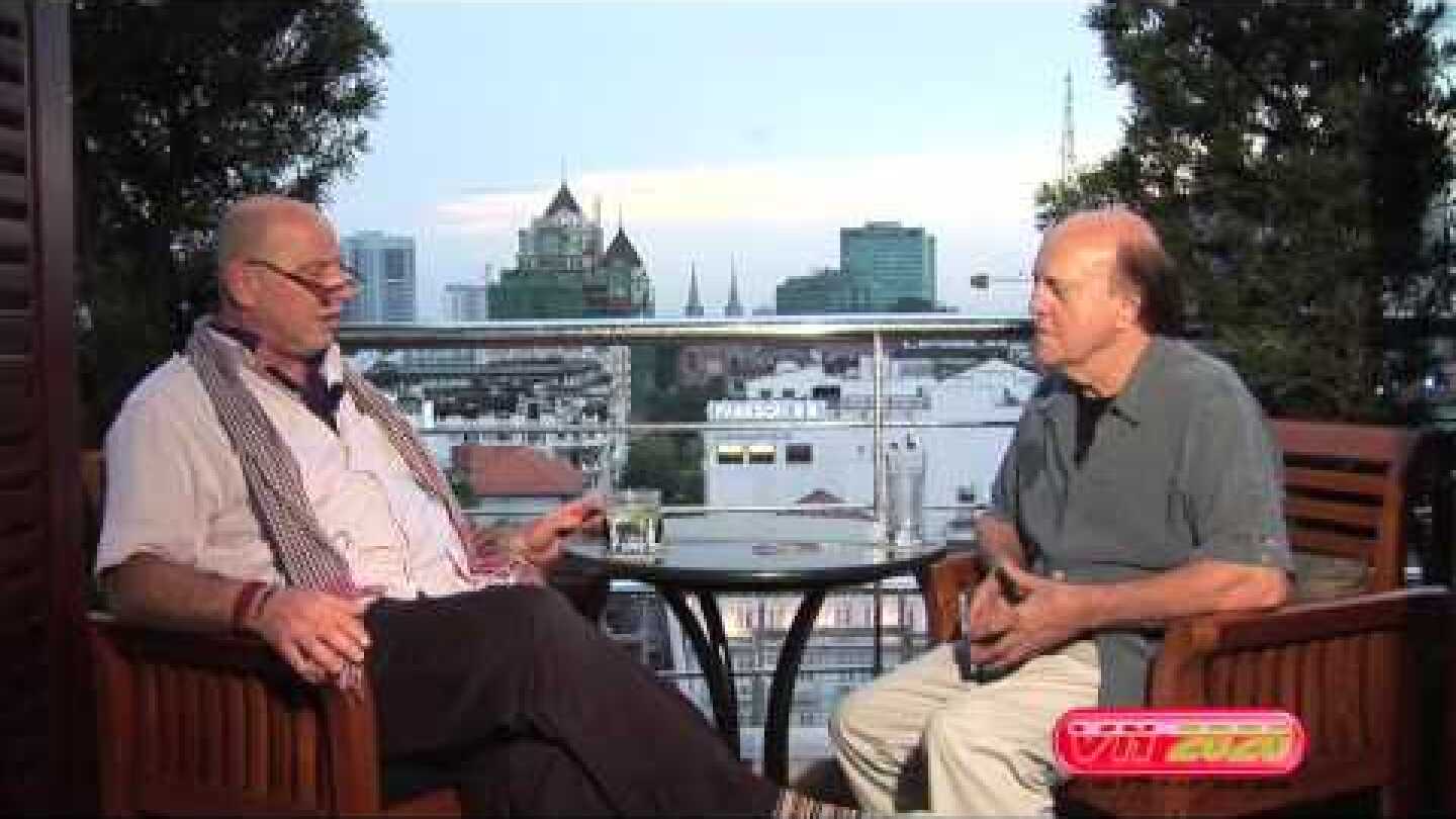 Saigon 2009 with Peter Arnett (HD)