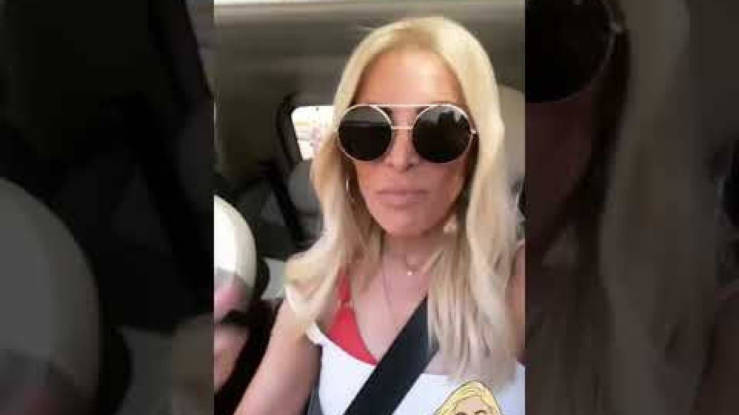 Η Κατερίνα Καινούργιου πήγε για το πρώτο της μπάνιο στην θάλασσα!