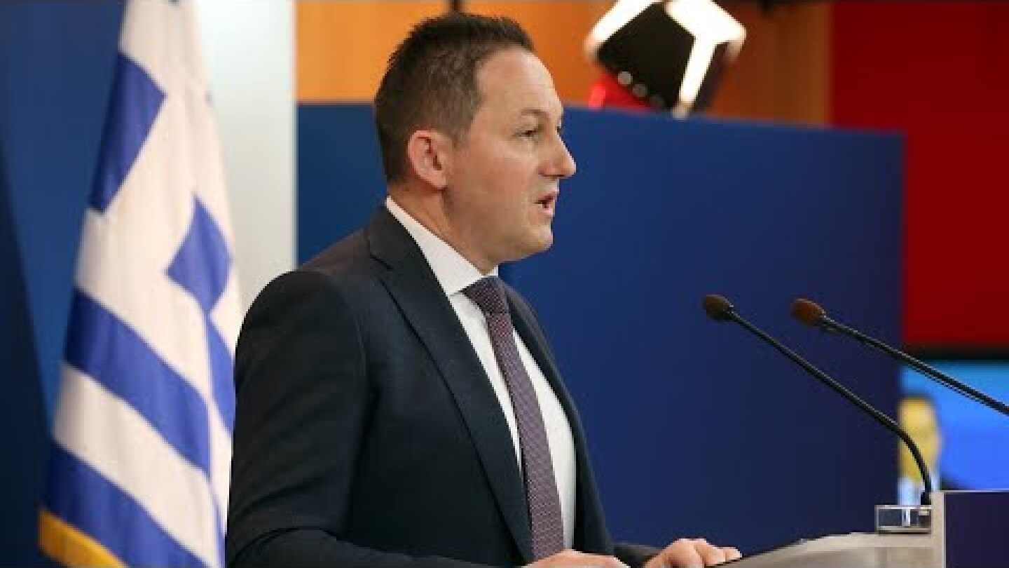 Eνημέρωση πολιτικών συντακτών από τον Κυβερνητικό Εκπρόσωπο Στέλιο Πέτσα