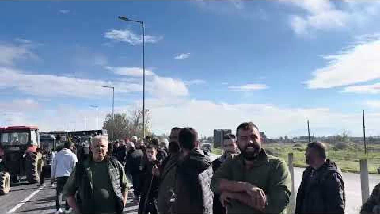 Άφιξη των τρακτέρ 