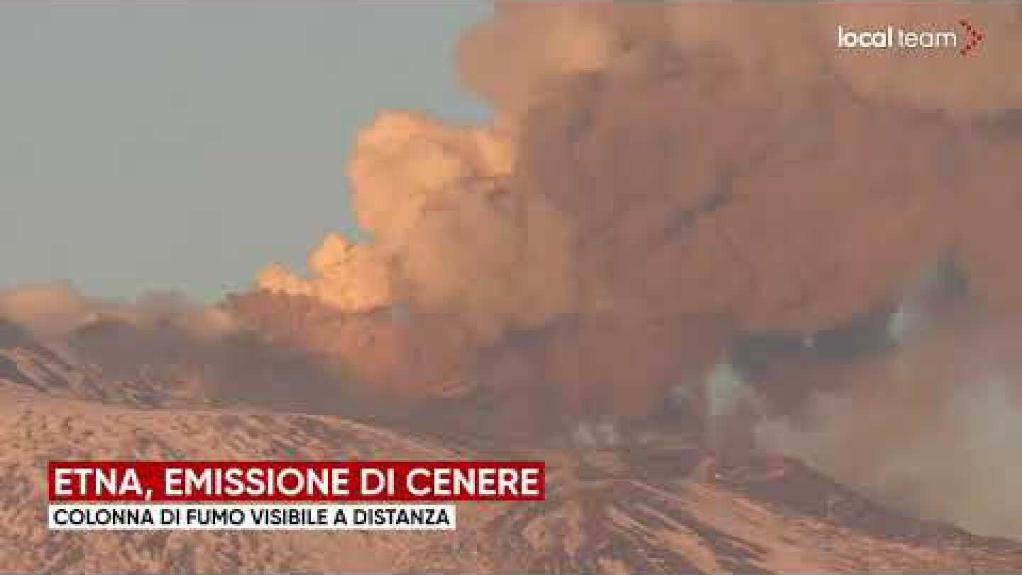 LIVE Eruzione Etna, emissione di cenere: diretta video