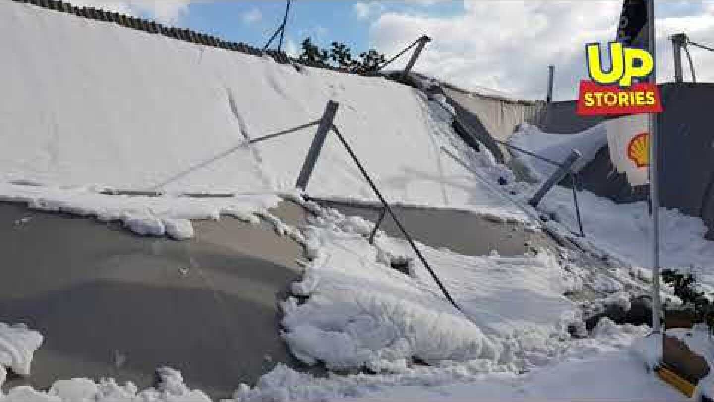 Απίστευτο. Βενζινάδικο κατέρρευσε από το βάρος του χιονιού στο Χαϊδάρι.
