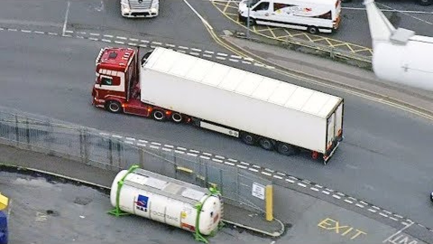Lorry carrying 39 bodies caught on CCTV arriving in Essex