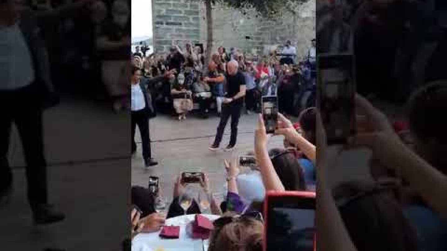 Ζεϊμπέκικο από τον Γιώργο Παπανδρέου στην Αλικαρνασσό.