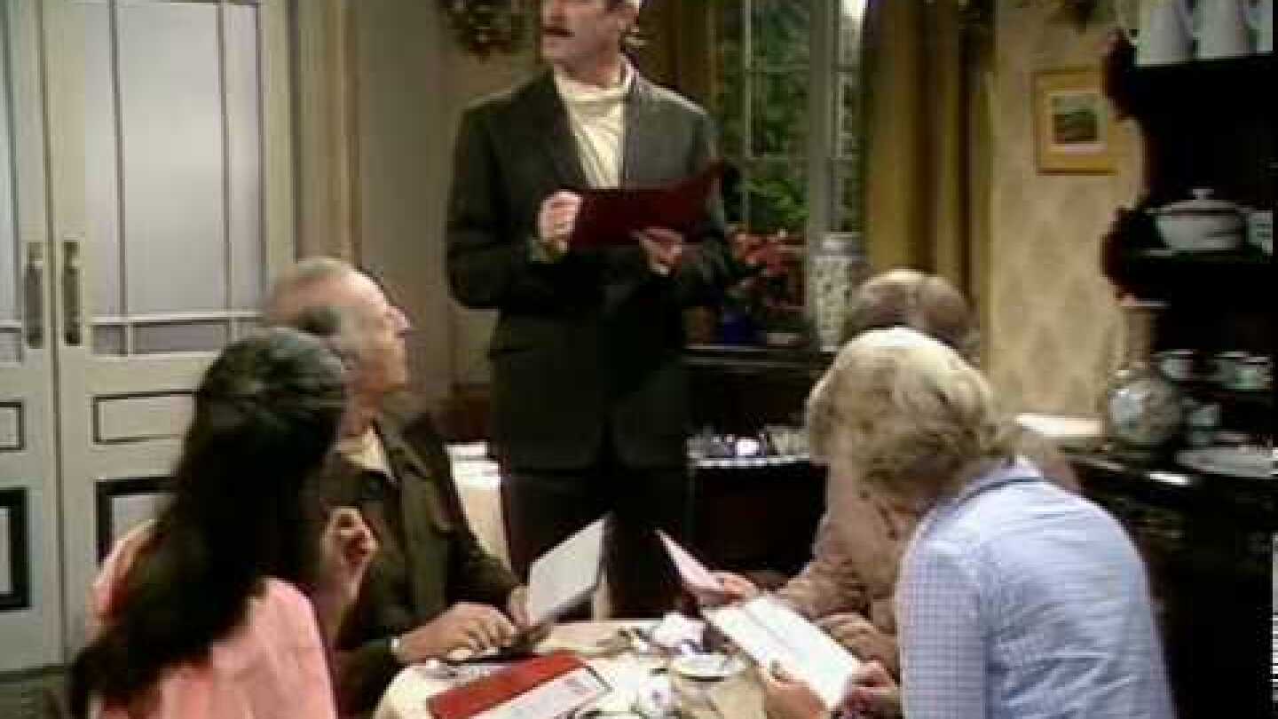 Fawlty Towers - Don't mention the war.mpg